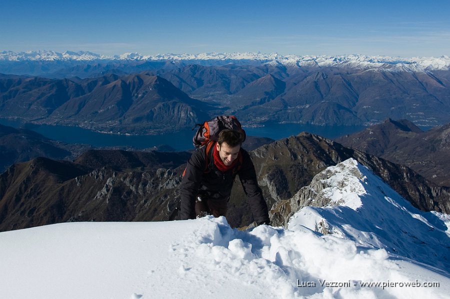 13-SI DOMINA UN PANORAMA MOZZAFIATO.jpg